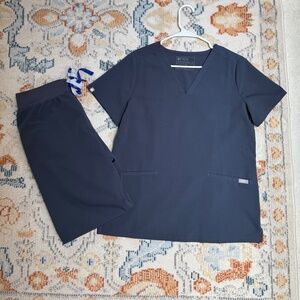 Figs Charcoal Grey set